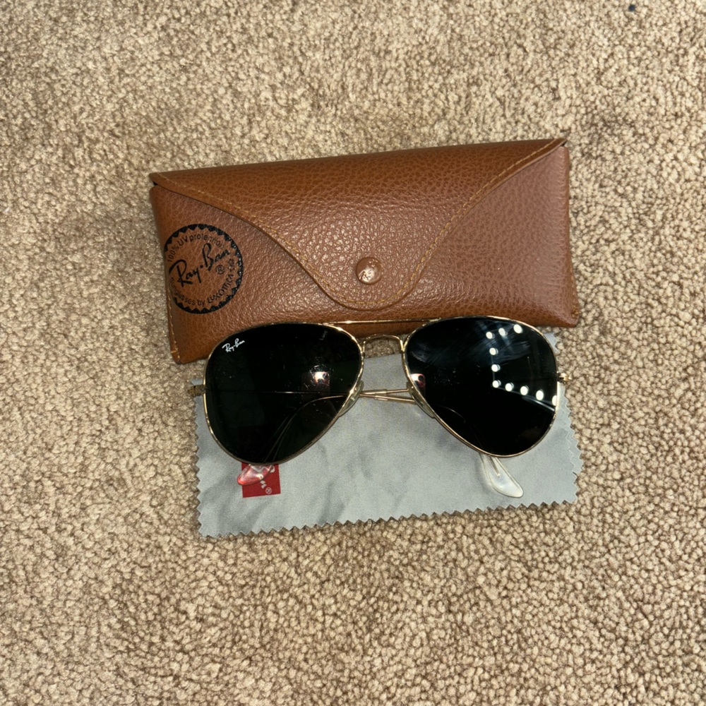 Classic ray ban aviators